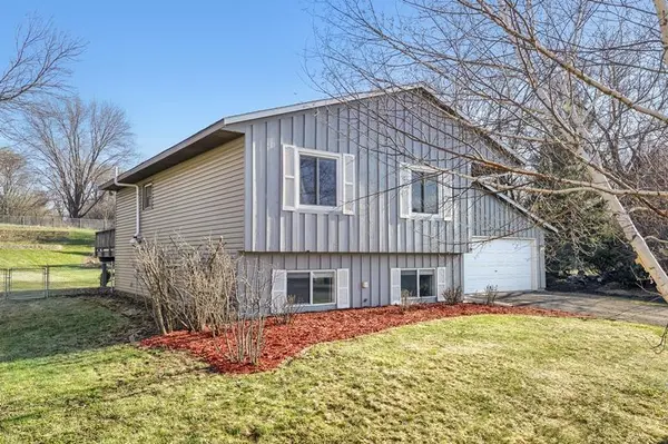 4668 Penkwe WAY, Eagan, MN 55122