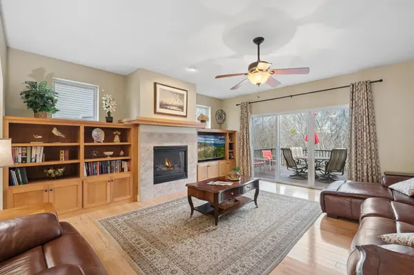 2828 Hawk Ridge RD NW, Prior Lake, MN 55372