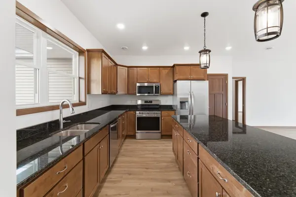 424 22nd AVE NW, Waseca, MN 56093