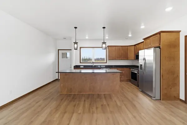 424 22nd AVE NW, Waseca, MN 56093