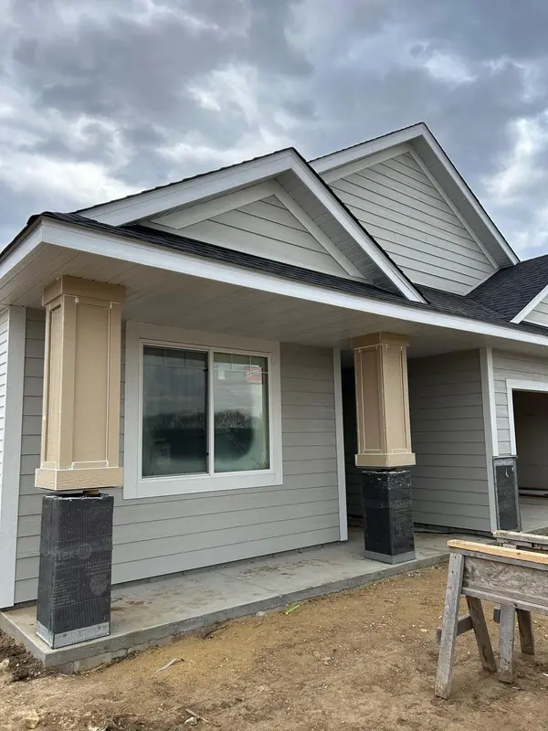 1801 Lynx PL SE, Pine Island, MN 55963