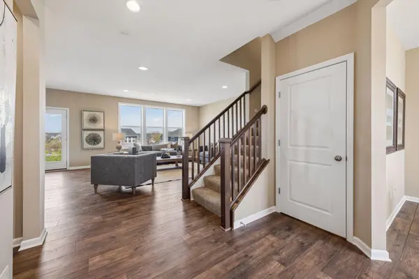 9046 Meadows DR, Victoria, MN 55386