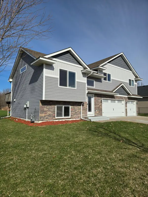 785 S Newberry AVE, Rush City, MN 55069