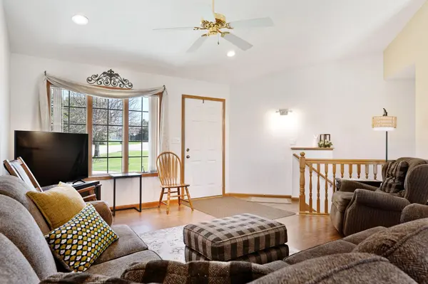 845 Hilltop PL, Owatonna, MN 55060