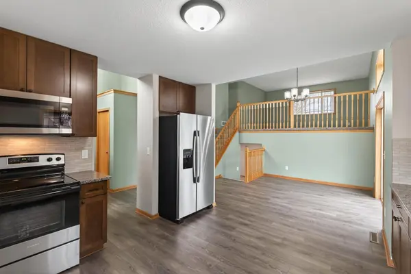 6206 Karston DR NE, Albertville, MN 55301