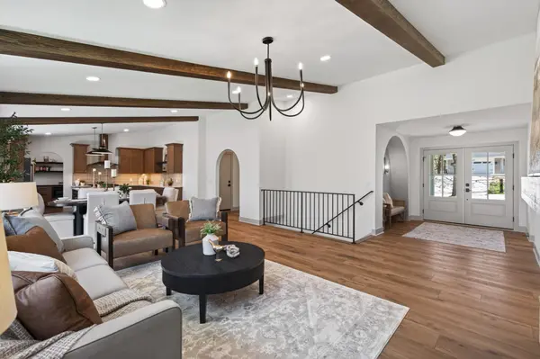 5400 Malibu DR, Edina, MN 55436