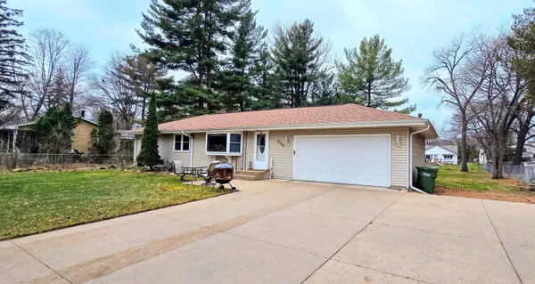8346 Groveland RD, Mounds View, MN 55112