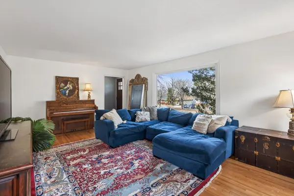2672 Parkview BLVD, Robbinsdale, MN 55422