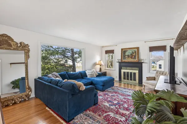 2672 Parkview BLVD, Robbinsdale, MN 55422