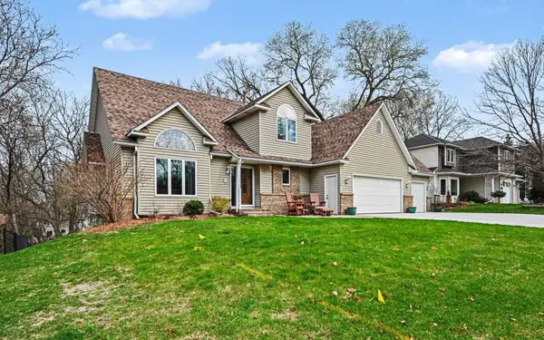 12126 Gantry LN, Apple Valley, MN 55124