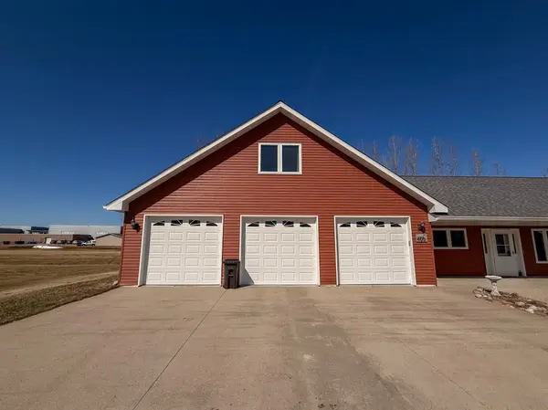 405 Garfield LN, Lake Park, MN 56554