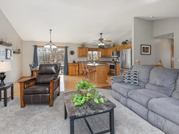 414 Arnica DR, Watertown, MN 55388