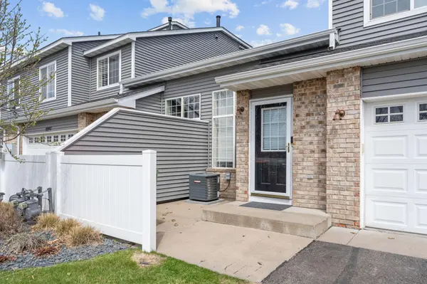 8805 Hastings CIR NE, Blaine, MN 55449