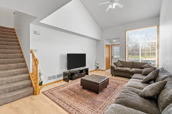 8805 Hastings CIR NE, Blaine, MN 55449