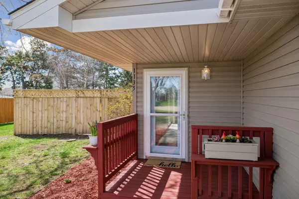 1135 Hidden LN, New Richmond, WI 54017