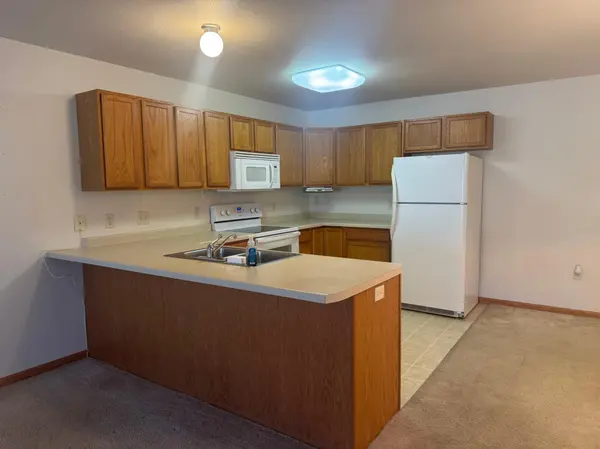 1085 Dale ST SW #118, Hutchinson, MN 55350