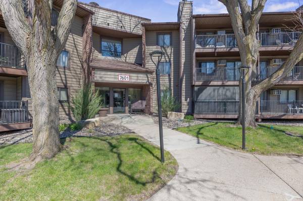 7601 W 101st ST #109, Bloomington, MN 55438