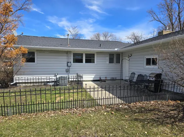 77 23rd AVE N, Fargo, ND 58102