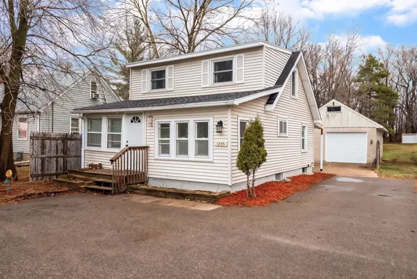 1255 County Road C E, Maplewood, MN 55109