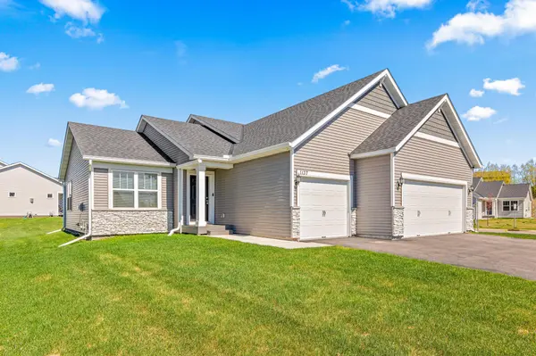 1137 Meadow LN, Waconia, MN 55387