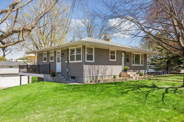 1320 Olive ST W, Stillwater, MN 55082