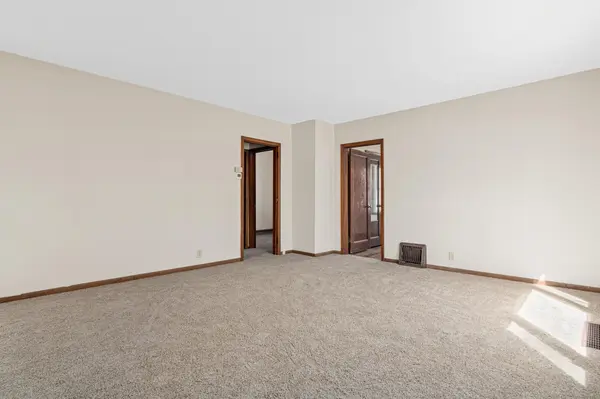 142 Van Buren AVE S, Hopkins, MN 55343