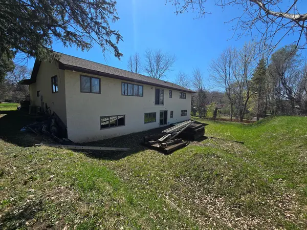 1325 Karth Lake CIR, Arden Hills, MN 55112
