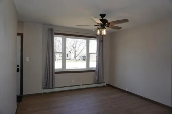 208 2nd ST NE, Barnesville, MN 56514