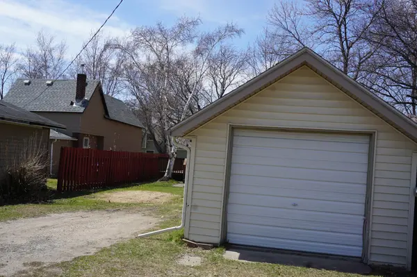 208 2nd ST NE, Barnesville, MN 56514