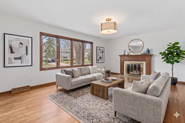 276 14th AVE NW, New Brighton, MN 55112