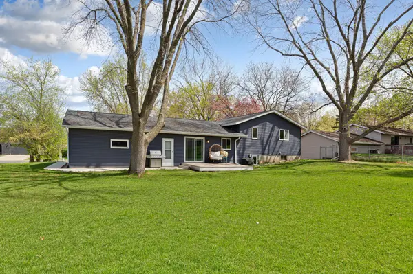 1702 Mckinley DR, Northfield, MN 55057