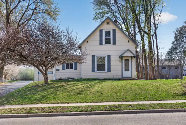 2470 South AVE E, North Saint Paul, MN 55109