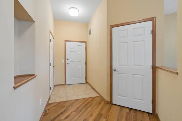 1244 County Road D E #206, Maplewood, MN 55109