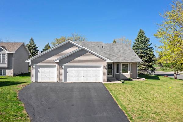 7055 Upper 157th ST W, Apple Valley, MN 55124