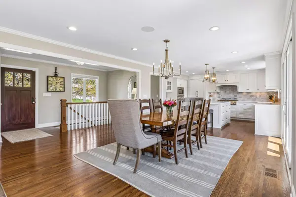 6233 Knoll DR, Edina, MN 55436
