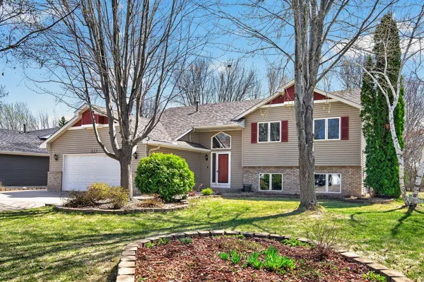 2810 Oak Ridge DR, Monticello, MN 55362