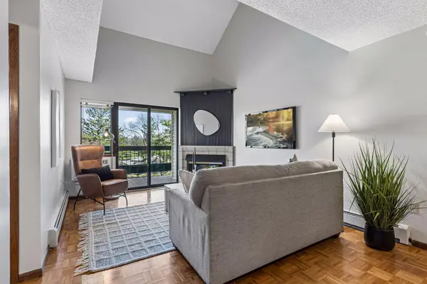 7622 York AVE S #1303, Edina, MN 55435