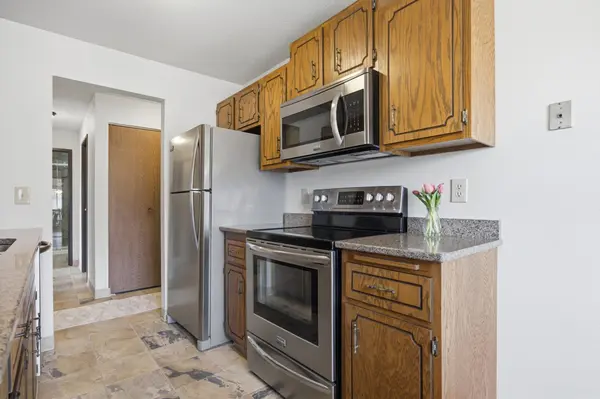 331 Prairiewood CIR S #202, Fargo, ND 58103
