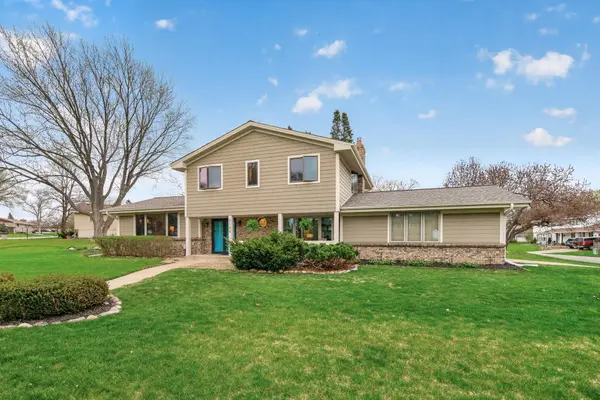 7133 Montrose RD, Woodbury, MN 55125