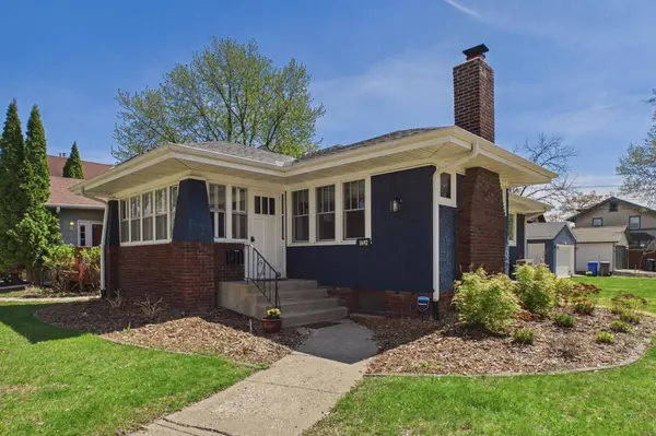 1692 Stanford AVE, Saint Paul, MN 55105