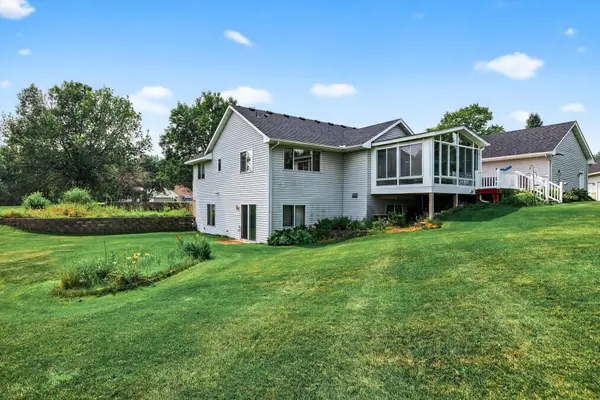 4410 Elk CT, North Branch, MN 55056