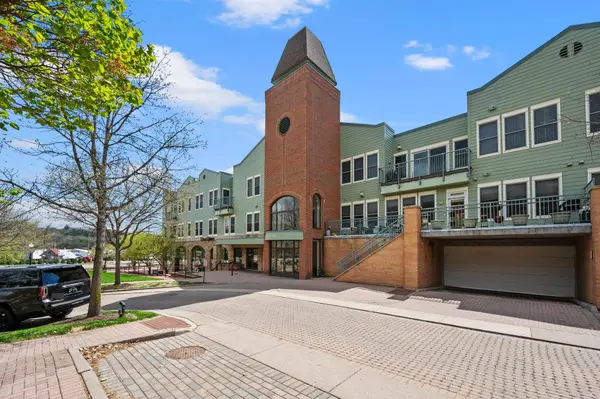 610 Main ST N #304, Stillwater, MN 55082