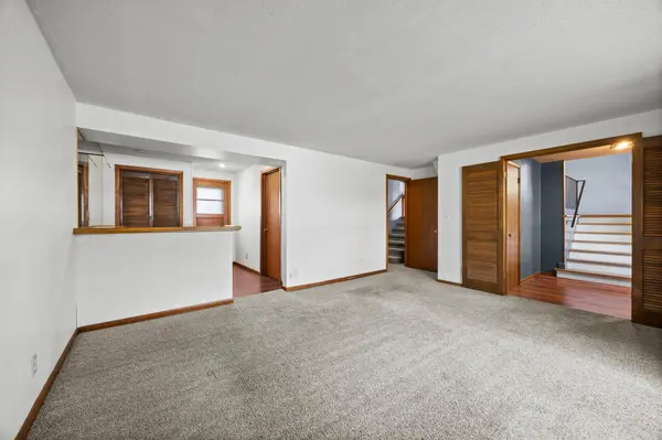 961 Oakwood DR, New Brighton, MN 55112