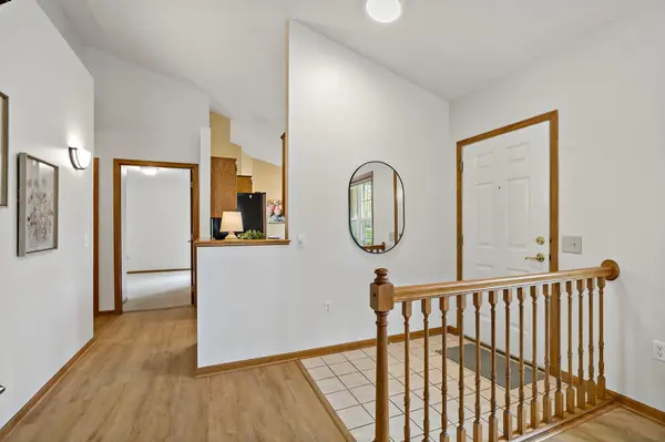 189 Wedgewood DR, Mahtomedi, MN 55115