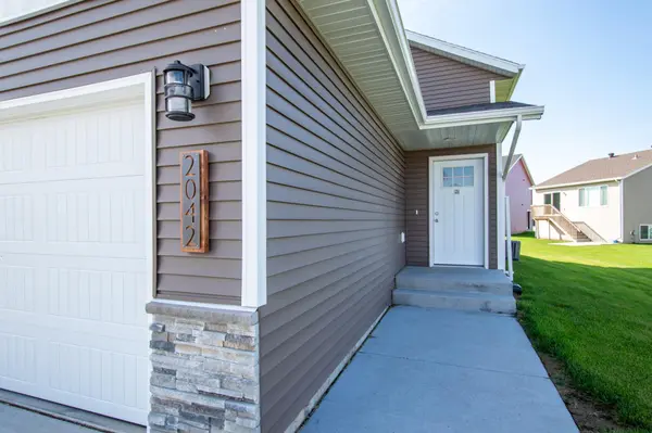 2042 12 ST W, West Fargo, ND 58078