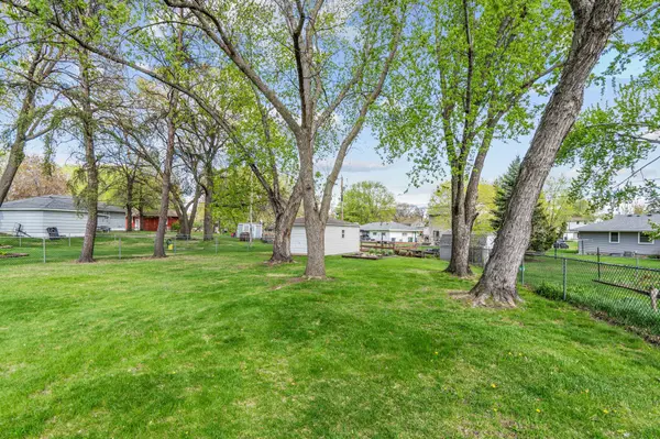 10621 Washington BLVD NE, Blaine, MN 55434