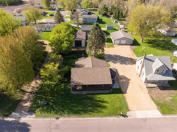317 E South ST, Janesville, MN 56048