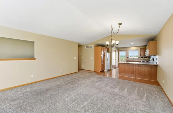 4414 Meadow Lakes DR NW, Rochester, MN 55901