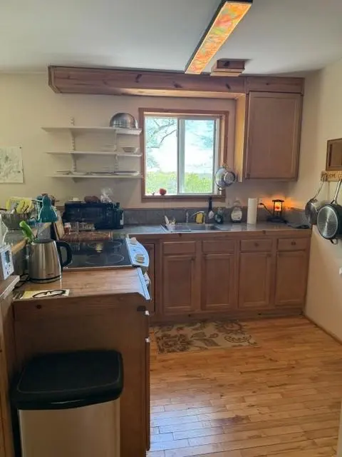 6711 Mohawk DR, Chanhassen, MN 55317