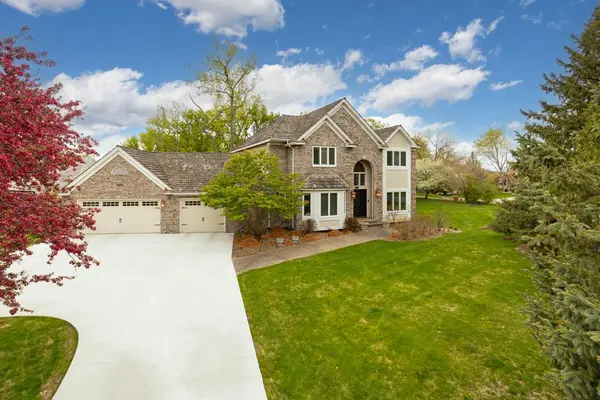 11421 Bluestem LN, Eden Prairie, MN 55347